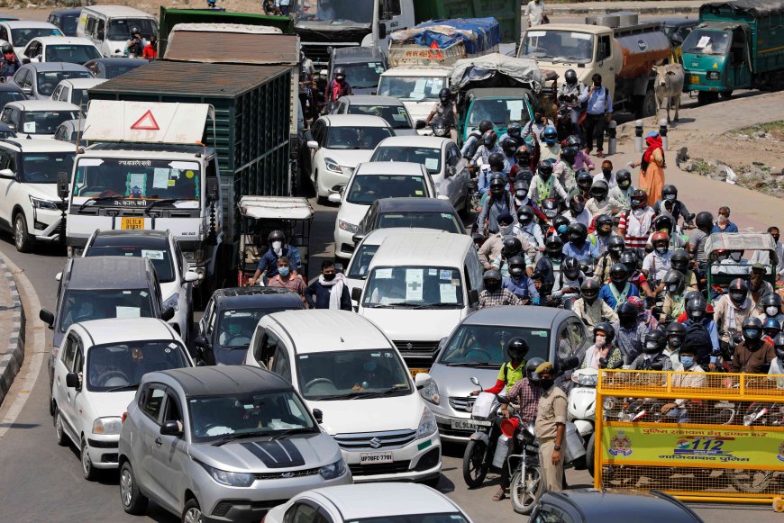 Libertarian Solutions to India’s Traffic Problem: More Cars, Less Rules?